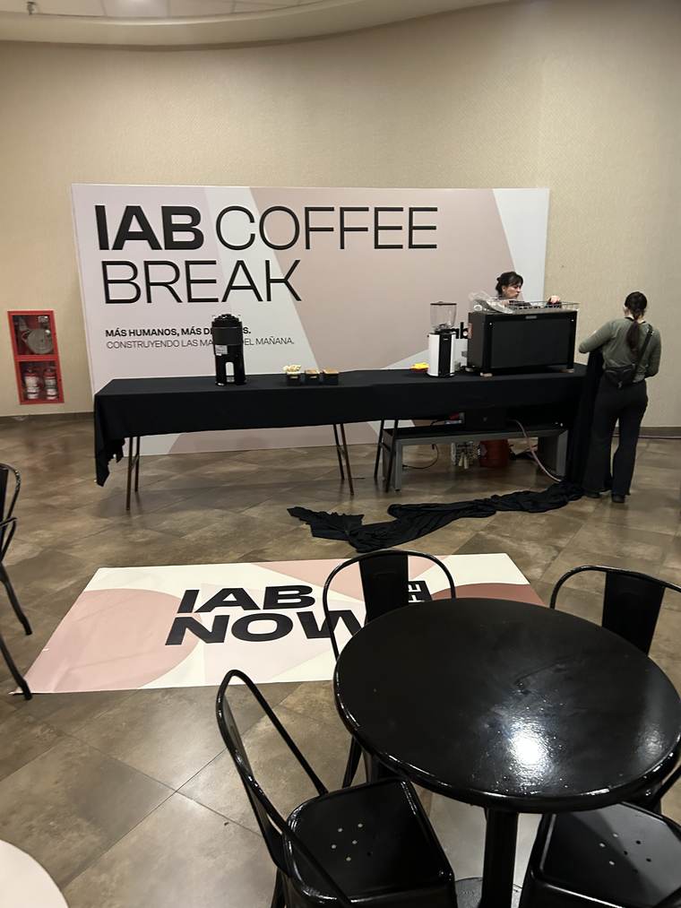 Sector de coffee break en IAB Now 2025